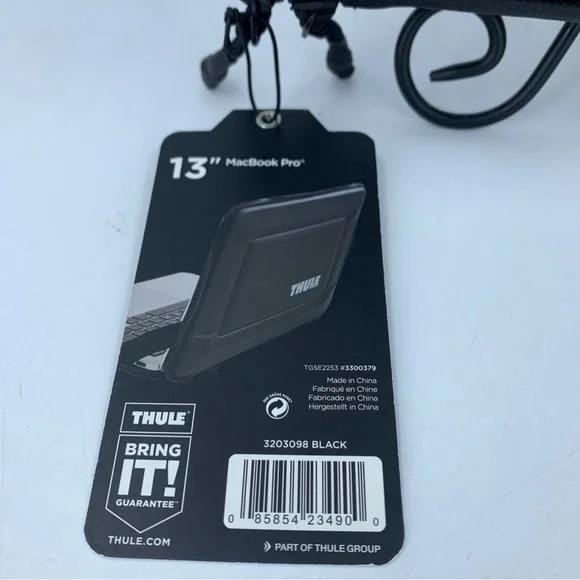 Thule Sweden gauntlet 3.0 sleeve FITS 13 inch MacBook Pro black NEW - Picture 9 of 10